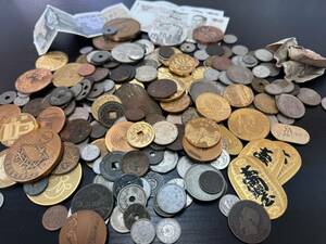 ★60サイズ E12 古銭 硬貨 外貨 メダル 小判レプリカ 紙幣 など 色々 大量 まとめ売り まとめ TIA