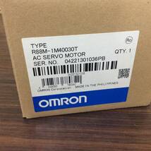 【TH-1586】未使用品 OMRON オムロン ACサーボモーター R88M-1M40030T_画像2