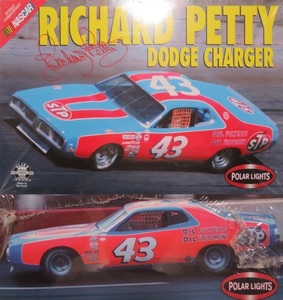 プラモデル 1/25 Polar Lights 6605 - Richard Petty STP Dodge Charger