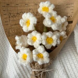 毛糸で編んだお花 【すずらん】 ハンドメイド