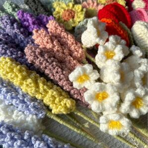 毛糸で編んだお花 3枚目画像に詳細有り ハンドメイド