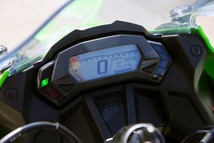 Kawasaki NINJA250SL BX250A 2015年モデル ニンジャ SL USBポートとヘルメットホルダー×２こ付き 人気のライム 大きな傷無く美品！_画像5