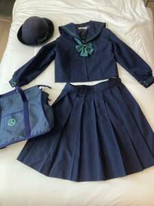 東京、私立小学校制服