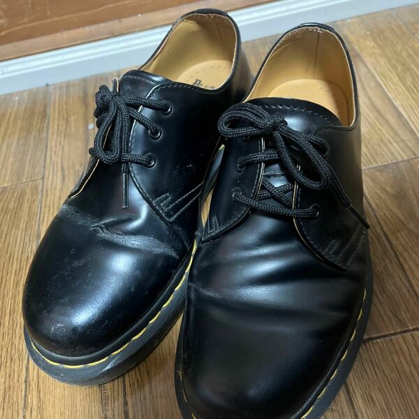 Dr Martens 3ホール