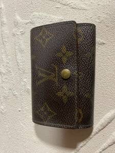 LOUIS VUITTON Louis Vuitton monogram key case M62630