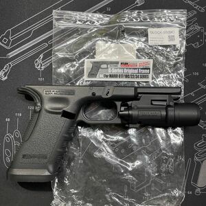 東京マルイGLOCK17/18C/22/34シリーズ用フレーム+マグウエル+CQ-FLASHライト+ビーバーテールグリップ