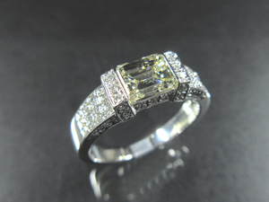 【SOGO】Pt900 エメラルドカット ダイヤ パヴェ デザイン プラチナ リング 14号 1.052ct 0.31ct 箱付 中央宝石研究所鑑別書　J141