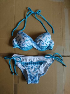 BEACH QUEEN製 ビキニ(中古品) Mサイズ BEACH QUEEN製 スカート付き