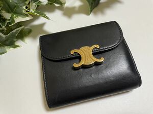 セリーヌ　スモールトリオンフウォレット　折財布　黒　ブラック　CELINE 三つ折り財布　コンパクトウォレット　カーフスキン　celine 