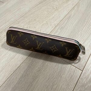 LOUIS VUITTON ペンケース