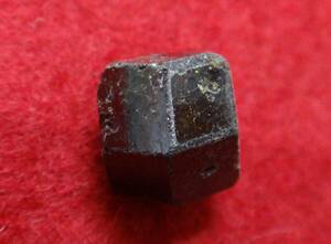 外国産鉱物　黒石榴石　マリ産　