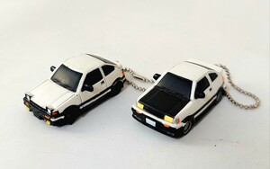 送料200円～☆頭文字D「藤原拓海 藤原とうふ店 AE86 トレノ レビン」ボールチェーン マスコット フィギュア 2種セット アニメ 漫画 走り屋