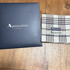 紳士 ハンカチ ノバチェック ブランド ベージュ　Aquascutum