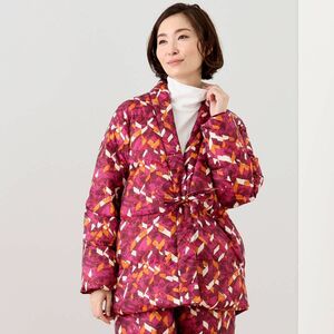 ★最終価格★モリリンハンテン！赤　軽い　暖かい　ホワイトダックダウン 羽毛　ＸＸＬ　オシャレ 軽くてあったか 羽毛ハンテン　