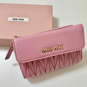 miu miu ミュウミュウ マテラッセ　折りたたみ財布 ピンク 5ML225