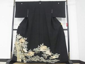 平和屋川間店■豪華黒留袖　駒刺繍　吉祥舞扇松文　金彩　着丈156.5cm　裄丈66cm　正絹　逸品　A-cs4957