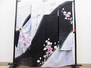 平和屋野田店■豪華振袖　枝花文　暈し染め　黒地　銀彩　逸品　n-pk5582