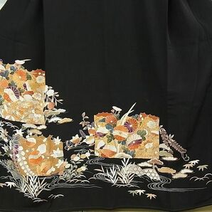 平和屋2■極上 創業460年・千總 黒留袖 駒刺繍 吉祥花文 金彩 大丸扱い 逸品 未使用 4kh2170の画像4