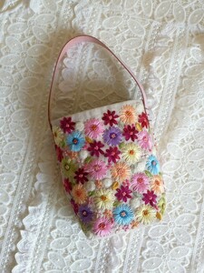 手刺繍　ミニバッグ　トートバッグ　ハンドメイド　花　花々　野の花　　