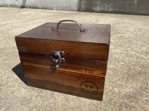 ハンドメイド 木製BOX　スマイル　雑貨