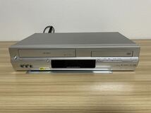【美品】TOSHIBA 東芝VTR一体型DVDビデオプレーヤー SD-V700 VHS ビデオデッキ リモコン付 通電確認済み_画像1