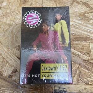 カ HIPHOP,R&B OAKTOWN'S 3.5.7 - IT'S NOT YOUR MONEY INST,シングル TAPE 中古品