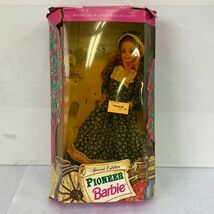 W324-C4-1275 マテル PIONEER Barbie パイオニアバービー AMERICAN STORIES COLLECTION アメリカンストーリーズコレクションドール 人形 ④_画像1