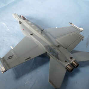 【リペイント完成品】1/144 『 F/A-18E SUPER HORNET 』VX-9 XE-444 VAMPIRES "THE FLYING BAT" (ロービジ塗装)の画像2