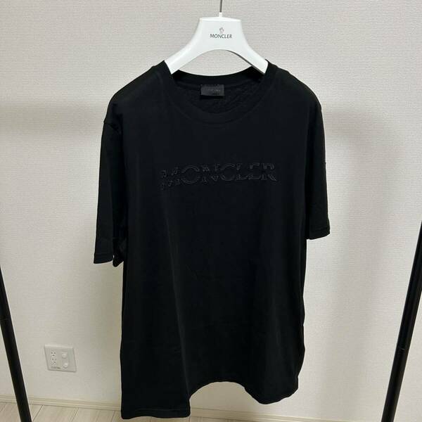 【新作】【美品】MONCLER モンクレール　半袖Tシャツ　ラバーワッペン　黒　L