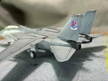 完成品【1/144 F-14A トムキャット VF-1 ファイアーバーズ トップガン マーヴェリック搭乗機】レベル 検 Top Gun Maverick_画像8