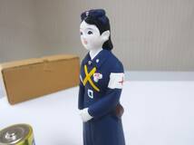 時代物 日本の従軍看護婦、昔の土人形 日本軍、日本赤十字看護婦 お人形 箱入　古品_画像6