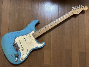 [GT]Fender Japan Stratocaster ST62 SBL крыло . Japan . Fender Stratocaster Sonic голубой MADE IN JAPAN. надежно считая . конструкция !