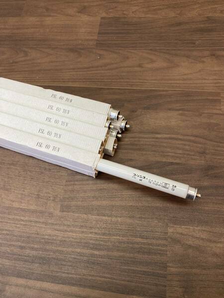 【未使用品】スリムラインランプ FSL60T6N×10本セット