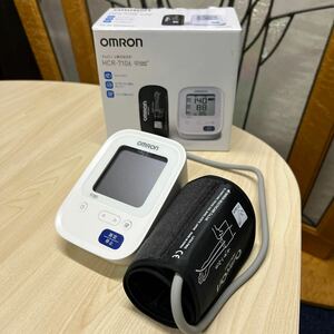 オムロン　血圧計　上腕式血圧計 測定器 ホワイト 血圧計 HCR-7106 美品　売り切り