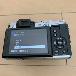 h001）FUJIFILM X30 Silver Compact Digital Camera シルバー コンパクトデジタルカメラ 富士フィルム 通電確認済 予備バッテリー 充電器の画像8