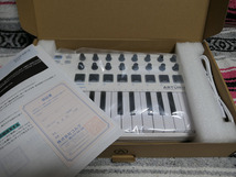 ARTURIA MiniLab mk2 Alpine White USB-MIDI _画像3