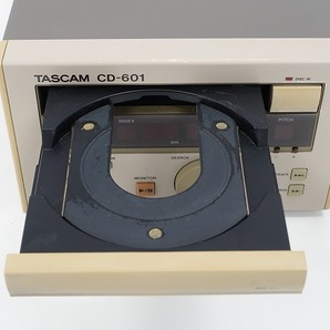 TASCAM 業務用CDプレーヤー CD-601 ジャンク *400220の画像3
