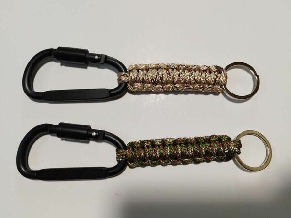 未使用　２個セット　キーホルダー カラビナ パラコード編み キーホルダー キーリング Keyholder Carabiner