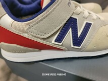 美品　ニューバランス NB YV996JE3 22.5cm 白 赤 青検索　スニーカー　靴　シューズ　子供用　kids _画像6