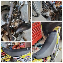 RM125Y RF15A SUZUKI レーサー フロントフォークO/H済み 2000年 タイヤを交換すればコースで、すぐ乗れるレベルのレストア済み 綺麗！_画像10