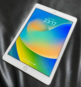 iPad 第5世代　32GB シルバー　部品取り　ジャンク