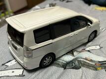 1/24 トヨタ ヴォクシー ホワイト　カラーサンプル TOYOTA VOXY 難あり　ジャンク_画像3