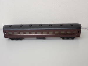 鉄道模型-30；客車 屋根と床；木製 側面；樹脂？ 茶×黒 約625.5ｇ 長さ；約43.5×幅；6×高さ；9ｃｍ 車輪幅；約3ｃｍ ★