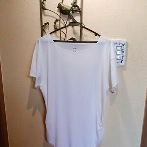 ユニクロエアリズム Tシャツ ホワイト S