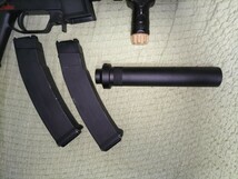 VFC UMP9 オマケ付き　M4AKSEAL特殊部隊デルタ自衛隊空挺特戦群SBUSSTSWAT警察ＬＥ_画像3