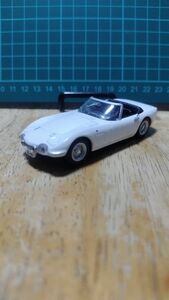 サントリーコーヒーボス トヨタ 2000GT オープン ジェームズ・ボンドコレクション No.2 ダイキャストプルバックカー