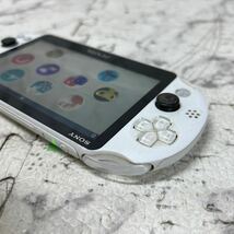 MYG-1389 激安 ゲー厶機 PS VITA 本体 SONY PSVITA PCH-2000 通電、起動OK ジャンク 同梱不可_画像3