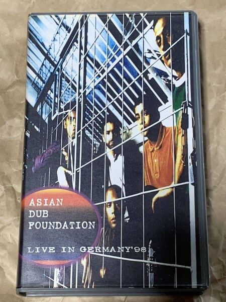ASIAN DUB FOUNDATION(エイジアンダブファウンデイション) LIVE IN GERMANY '98 中古VHSビデオ