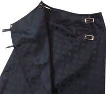 courreges クレージュ 巻きスカート ロゴ総柄 チェック ブラック 黒 ポリエステル レディース 67-93 (ma)_画像3