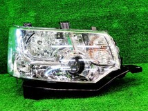 美品! CV1W CV2W CV4W CV5W デリカ D:5 D5 純正 HID キセノン ヘッドライト 左右 セット 100-87918 検索) ステップ ガード マフラー ラダー_画像4